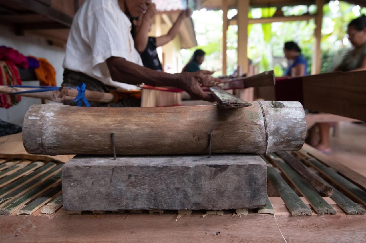 Sheraton Bali Kuta Resort Kuta Lombok Exterior foto Bamboo being split with a knife