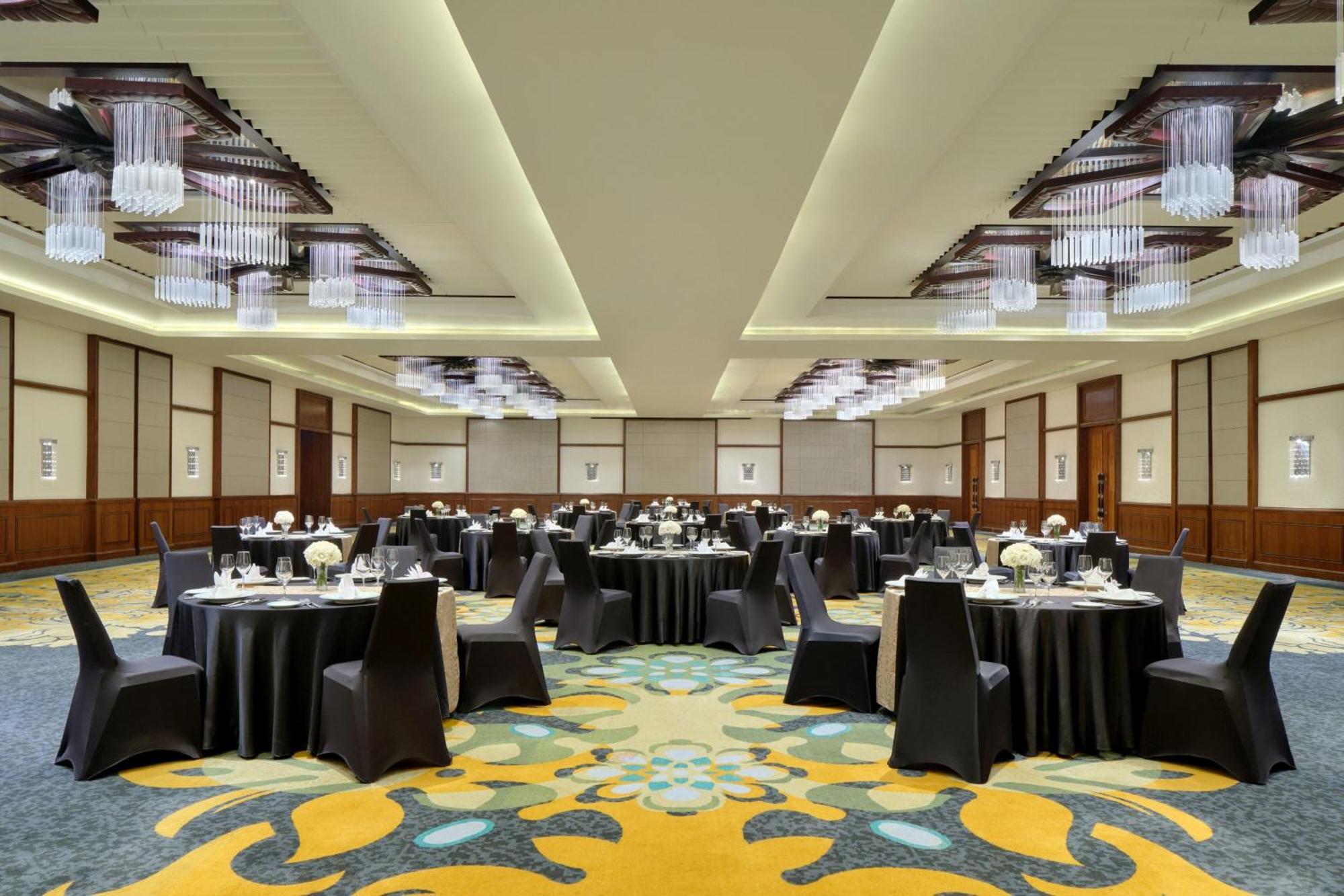 Sheraton Bali Kuta Resort Kuta Lombok Exterior foto The ballroom