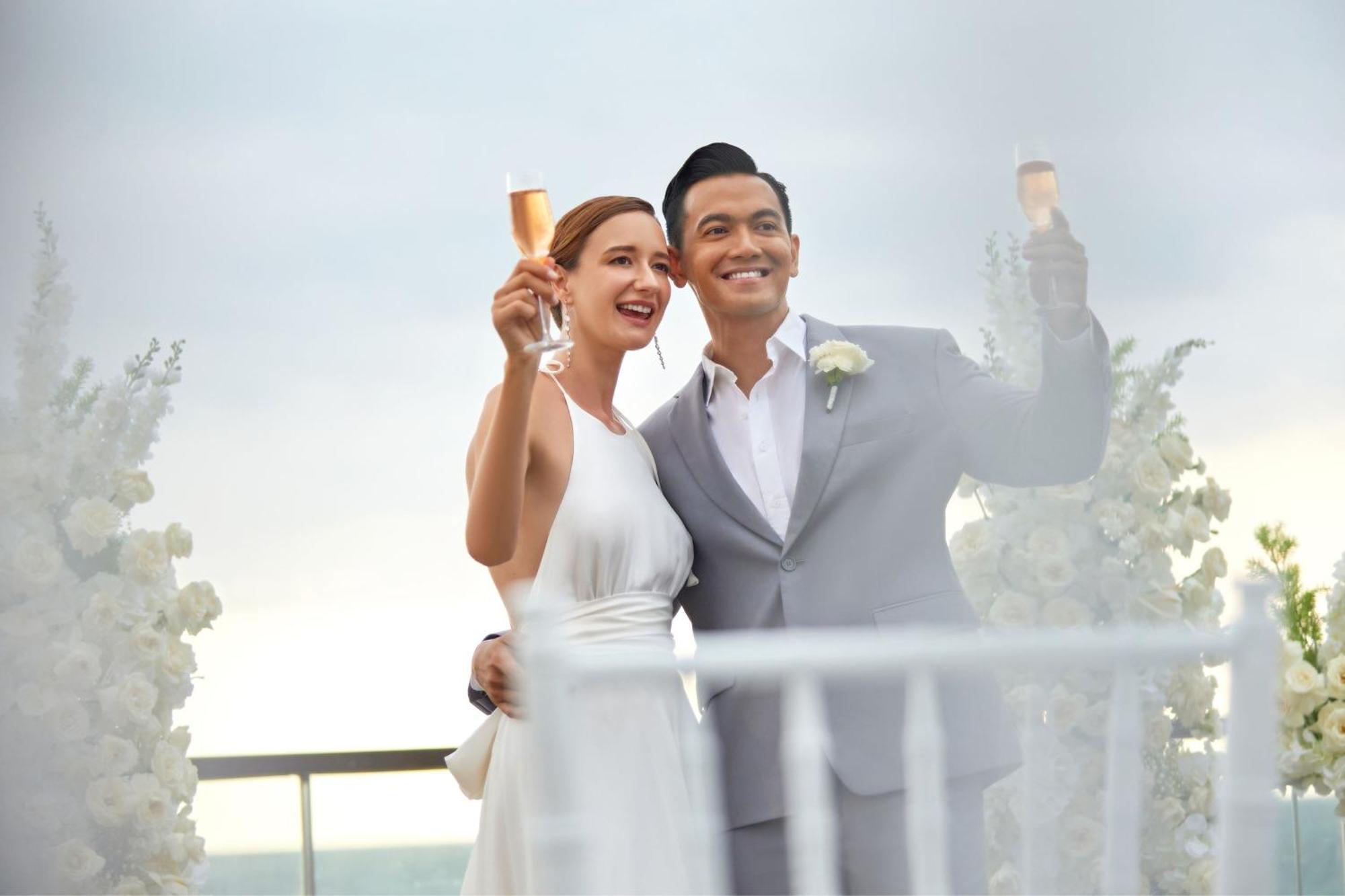 Sheraton Bali Kuta Resort Kuta Lombok Exterior foto Wedding on board