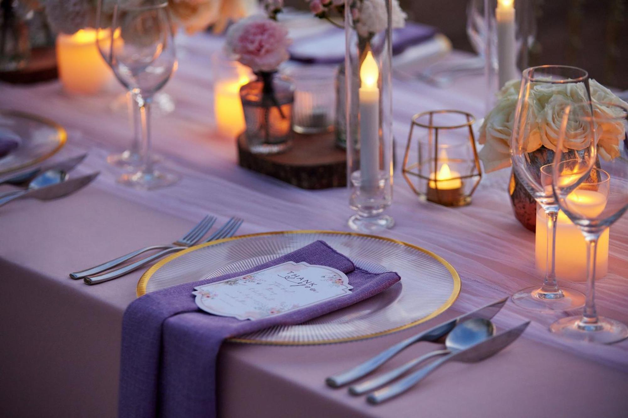 Sheraton Bali Kuta Resort Kuta Lombok Exterior foto A place setting at a wedding