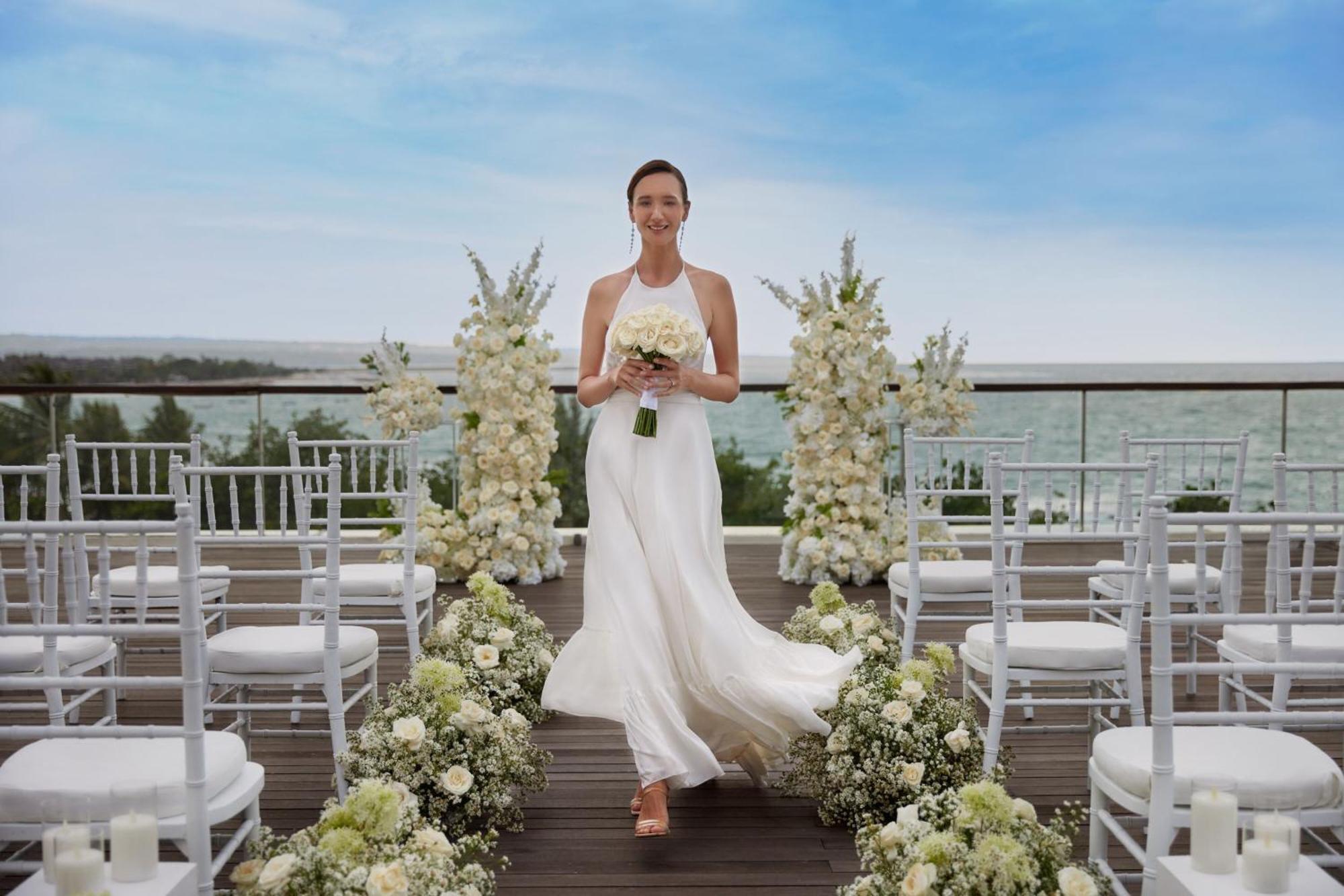 Sheraton Bali Kuta Resort Kuta Lombok Exterior foto Wedding at the hotel
